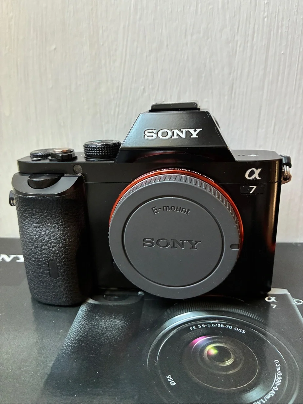 Sony Alpha a7 (Mark 1) Mirrorless Camera with 28mm-70mm f/3.5-5.6 OSS kit lens